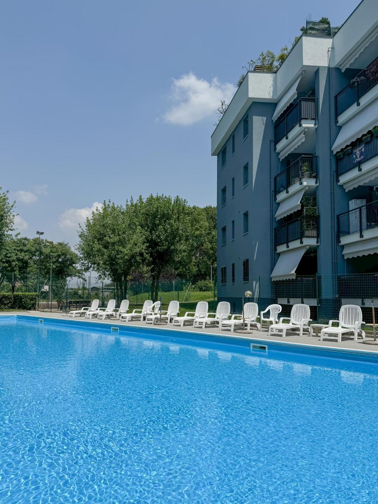 Kandinski Apartment - With Pool Settimo Milanese Ngoại thất bức ảnh