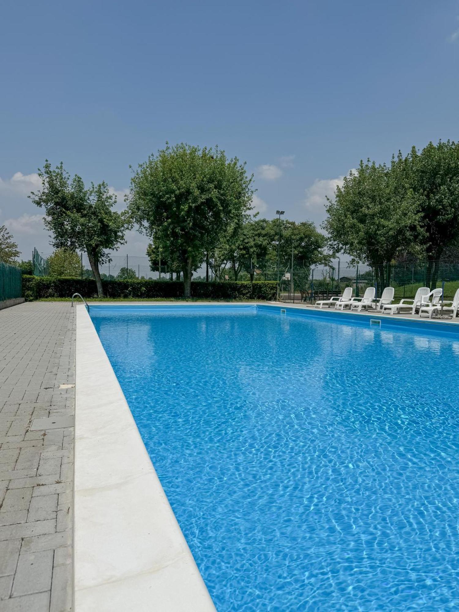 Kandinski Apartment - With Pool Settimo Milanese Ngoại thất bức ảnh